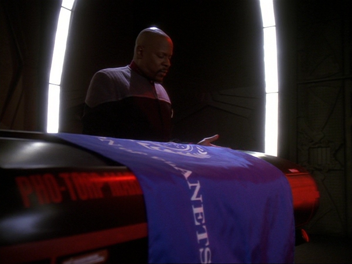 extant_StarTrek_DS9_6x26-TearsOfTheProphets_3484.jpg