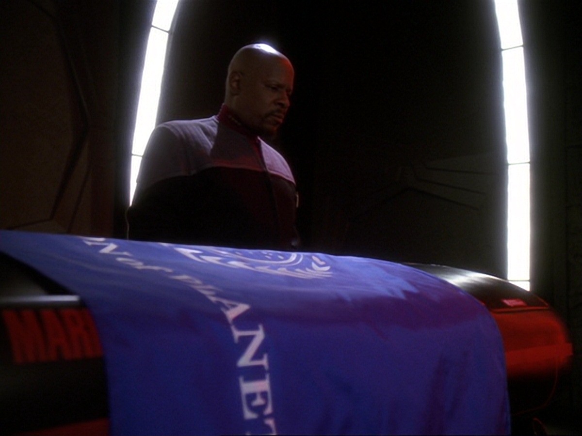 extant_StarTrek_DS9_6x26-TearsOfTheProphets_3494.jpg