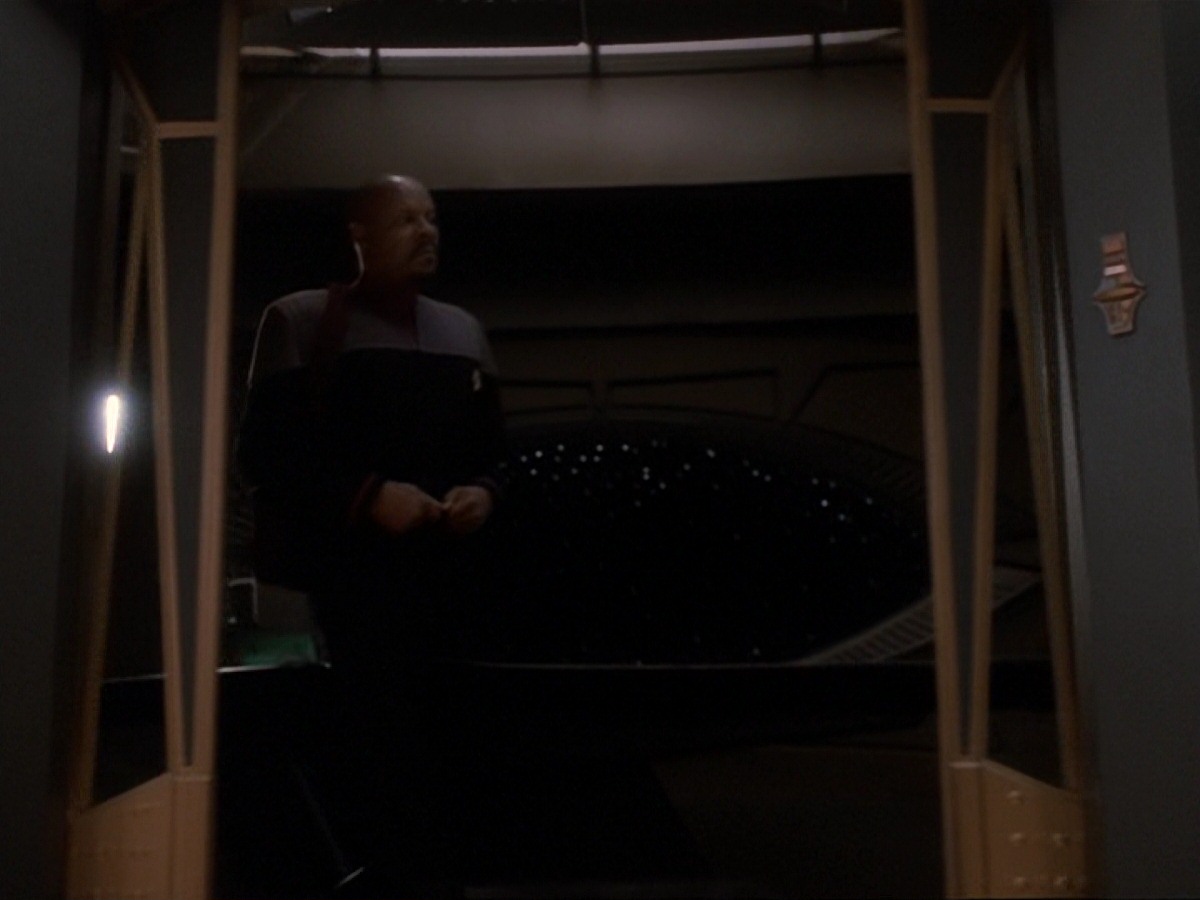 extant_StarTrek_DS9_6x26-TearsOfTheProphets_3566.jpg