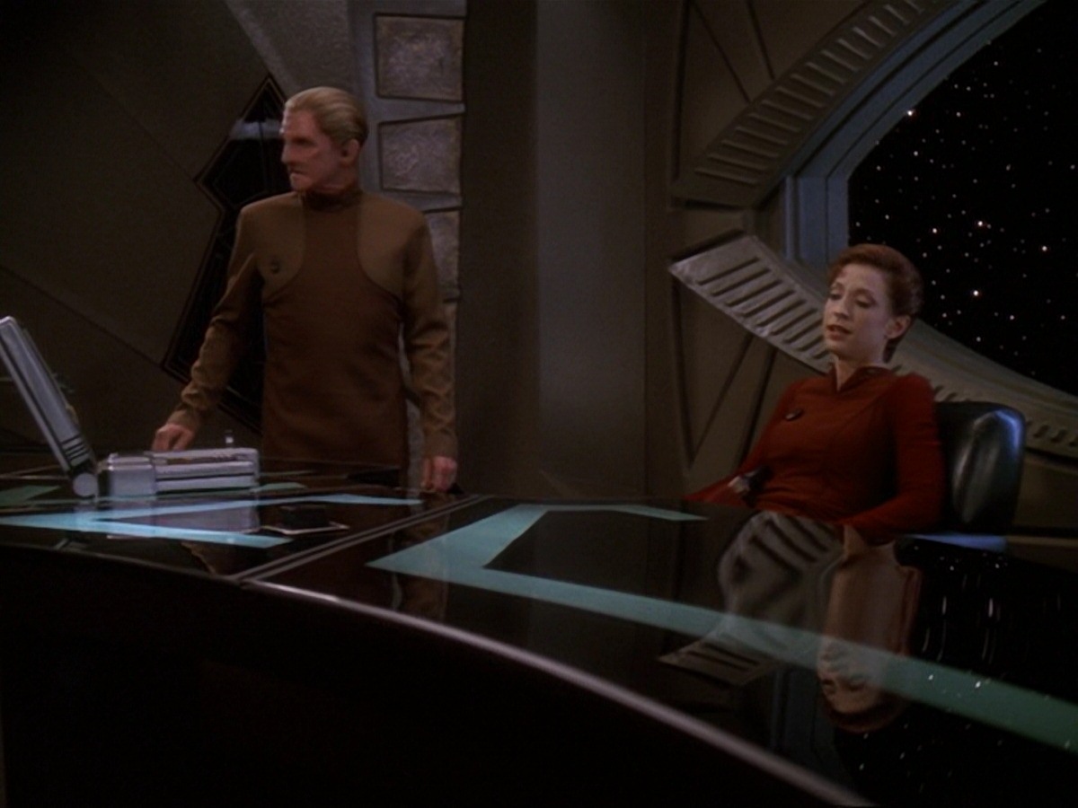 extant_StarTrek_DS9_6x26-TearsOfTheProphets_3669.jpg