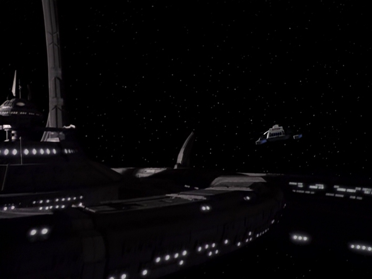 extant_StarTrek_DS9_6x26-TearsOfTheProphets_3690.jpg