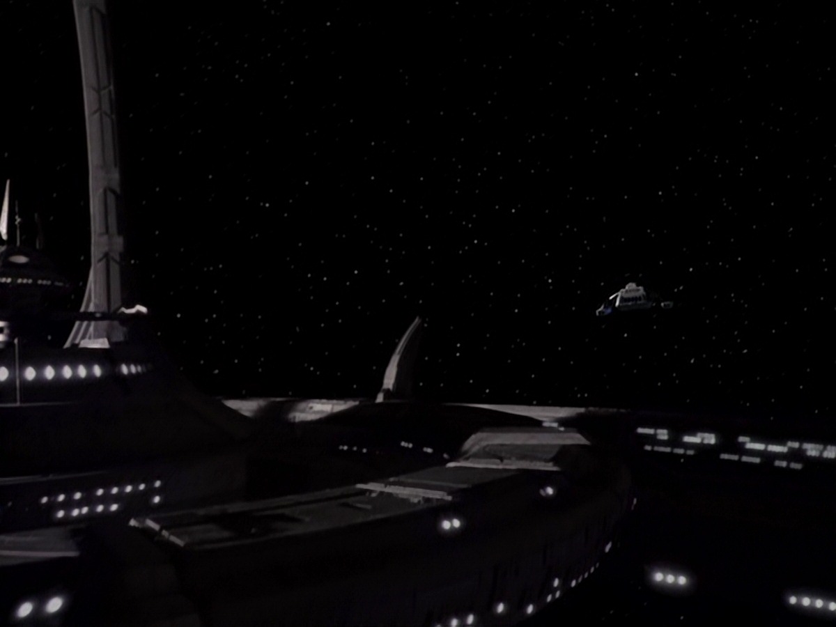 extant_StarTrek_DS9_6x26-TearsOfTheProphets_3691.jpg