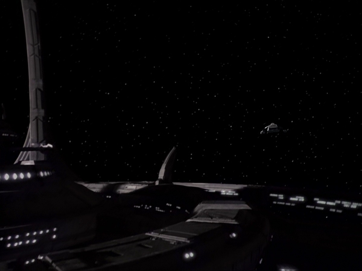 extant_StarTrek_DS9_6x26-TearsOfTheProphets_3692.jpg
