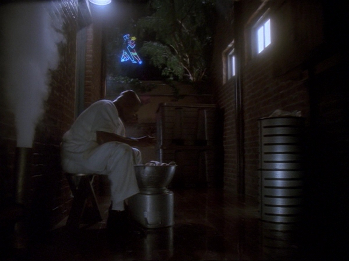 extant_StarTrek_DS9_6x26-TearsOfTheProphets_3700.jpg