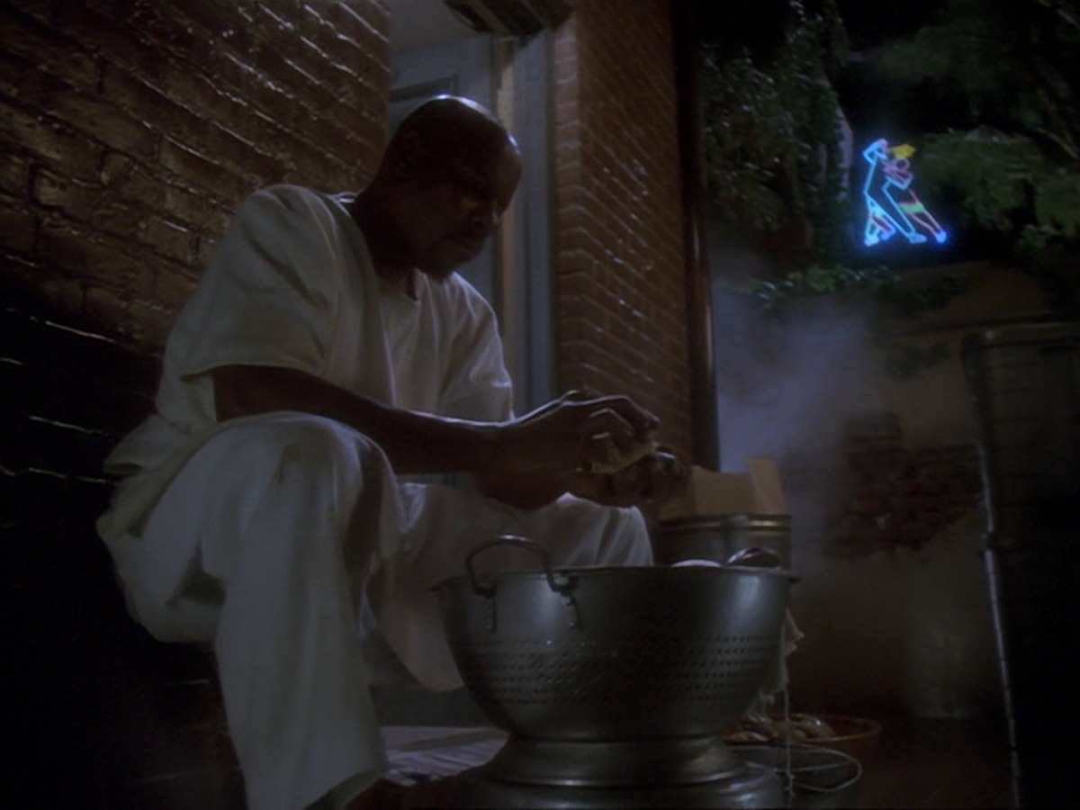 extant_StarTrek_DS9_6x26-TearsOfTheProphets_3711.jpg