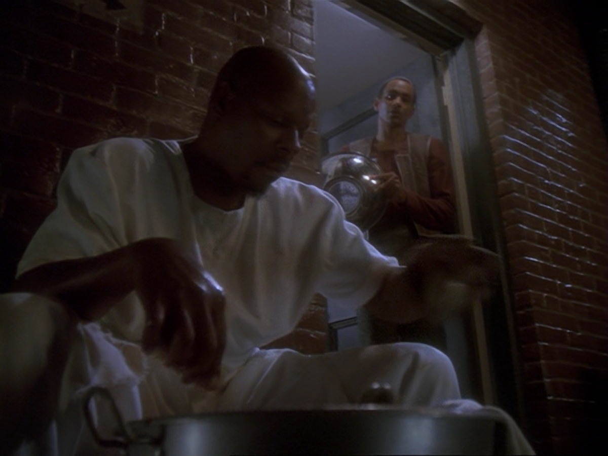 extant_StarTrek_DS9_6x26-TearsOfTheProphets_3718.jpg