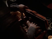 extant_StarTrek_DS9_6x26-TearsOfTheProphets_1849.jpg