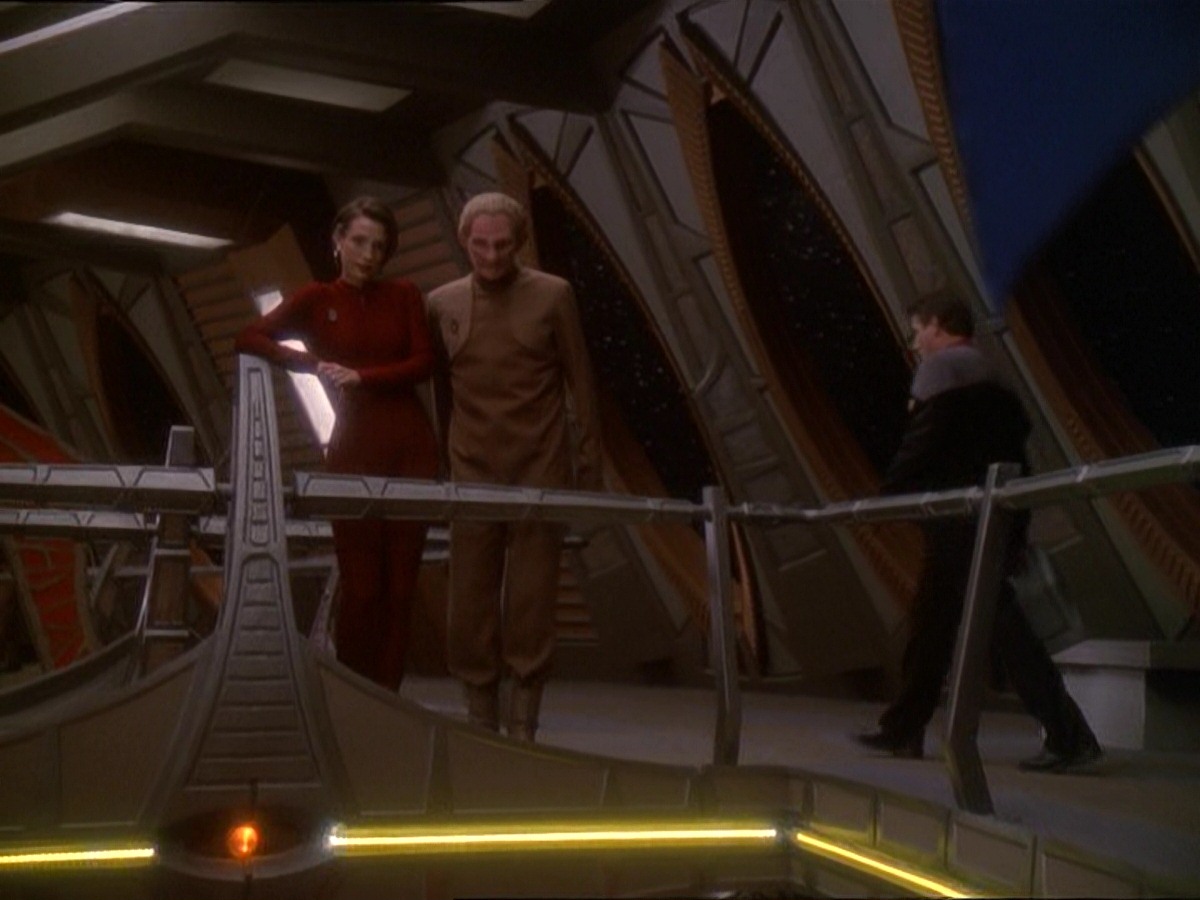 extant_StarTrek_DS9_7x01-ImageInTheSand_0180.jpg