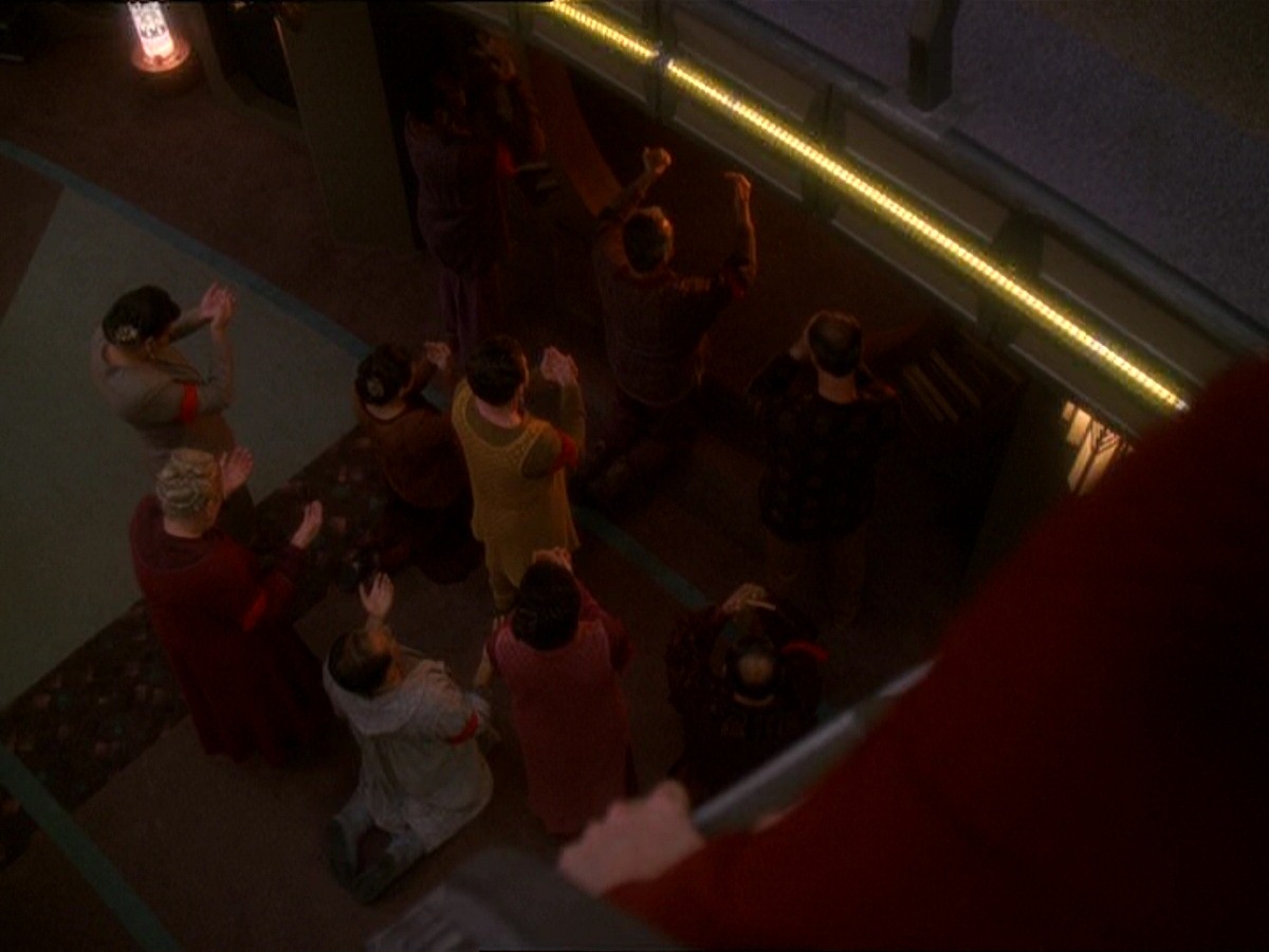 extant_StarTrek_DS9_7x01-ImageInTheSand_0248.jpg