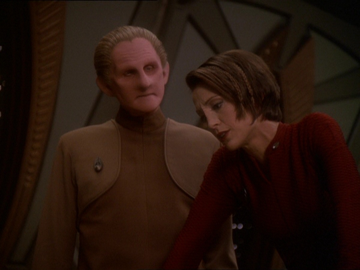 extant_StarTrek_DS9_7x01-ImageInTheSand_0250.jpg