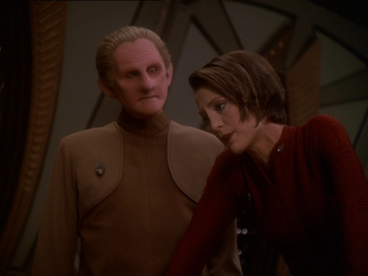 extant_StarTrek_DS9_7x01-ImageInTheSand_0251.jpg