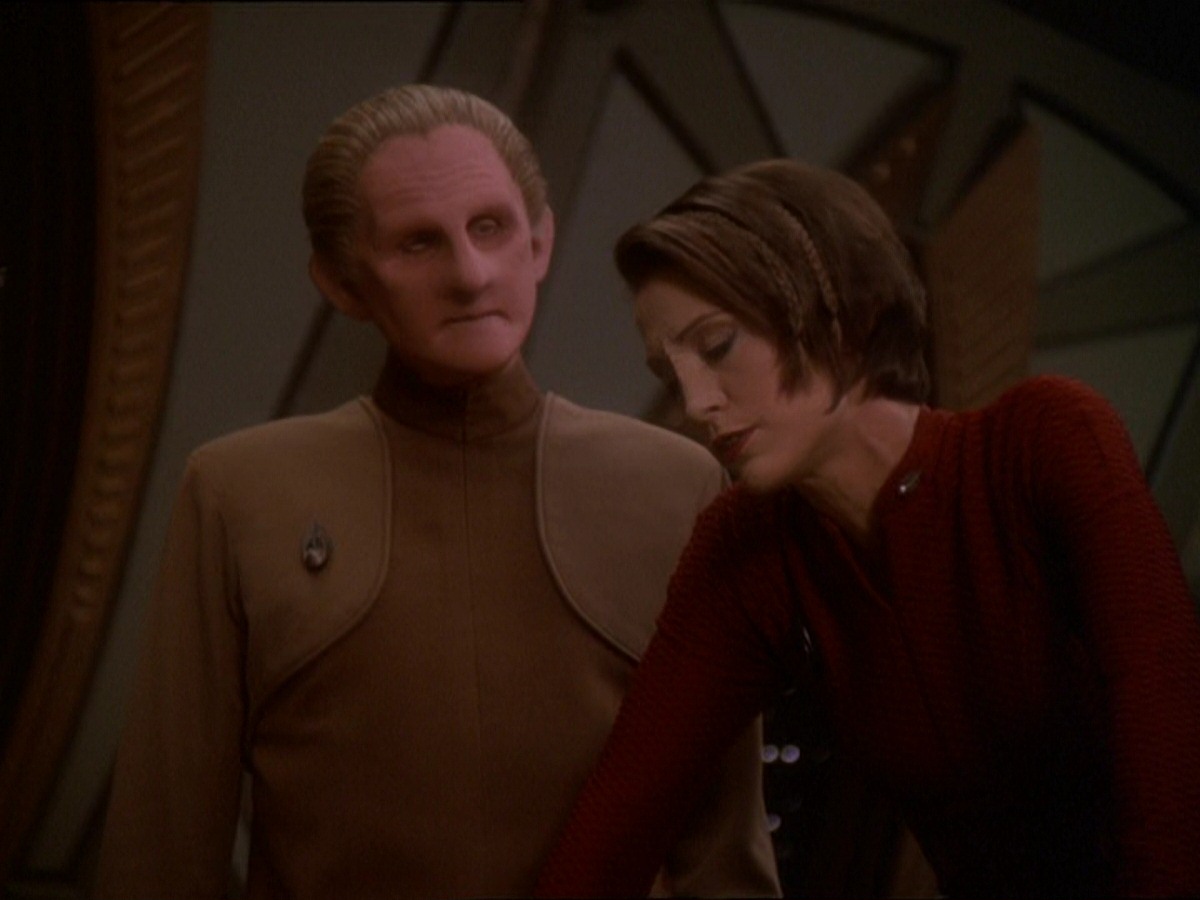 extant_StarTrek_DS9_7x01-ImageInTheSand_0253.jpg