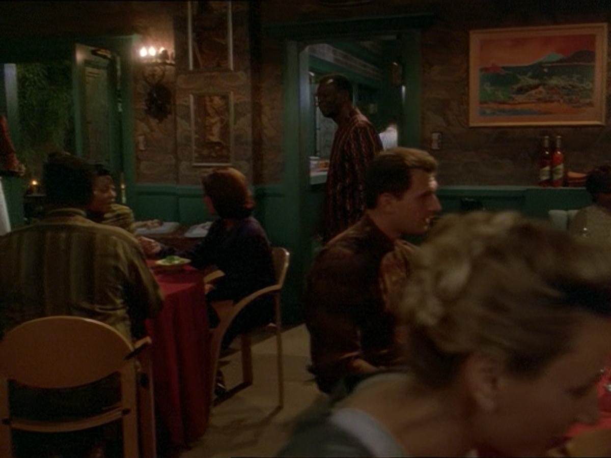 extant_StarTrek_DS9_7x01-ImageInTheSand_0485.jpg