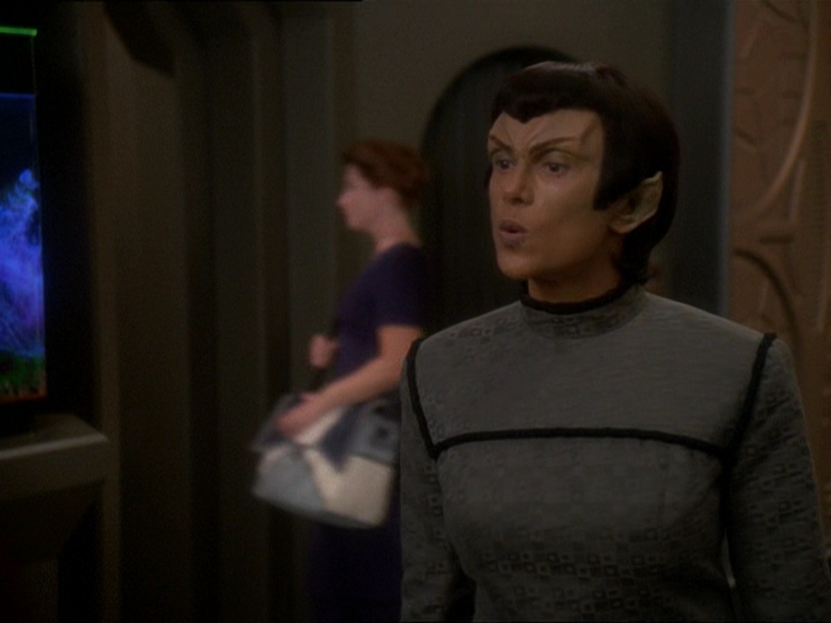 extant_StarTrek_DS9_7x01-ImageInTheSand_2243.jpg
