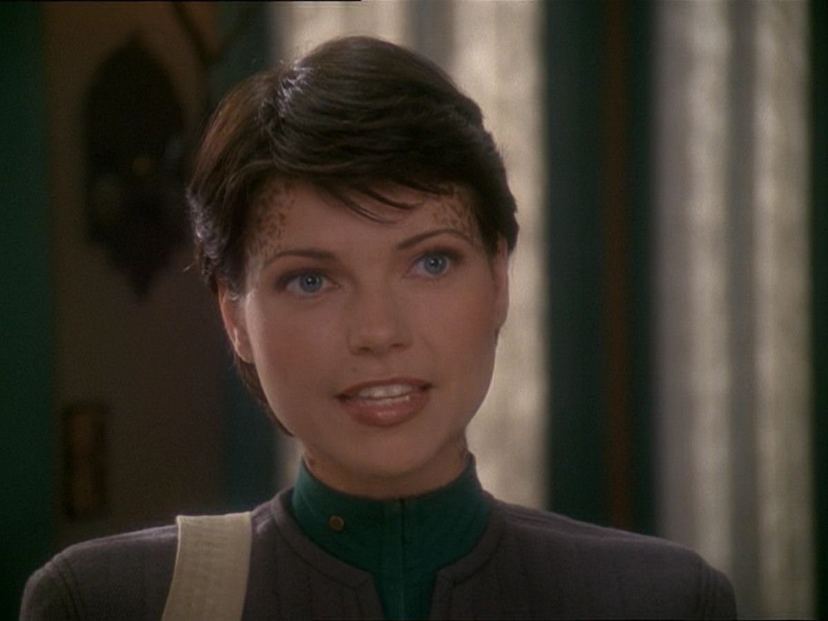 extant_StarTrek_DS9_7x01-ImageInTheSand_3707.jpg