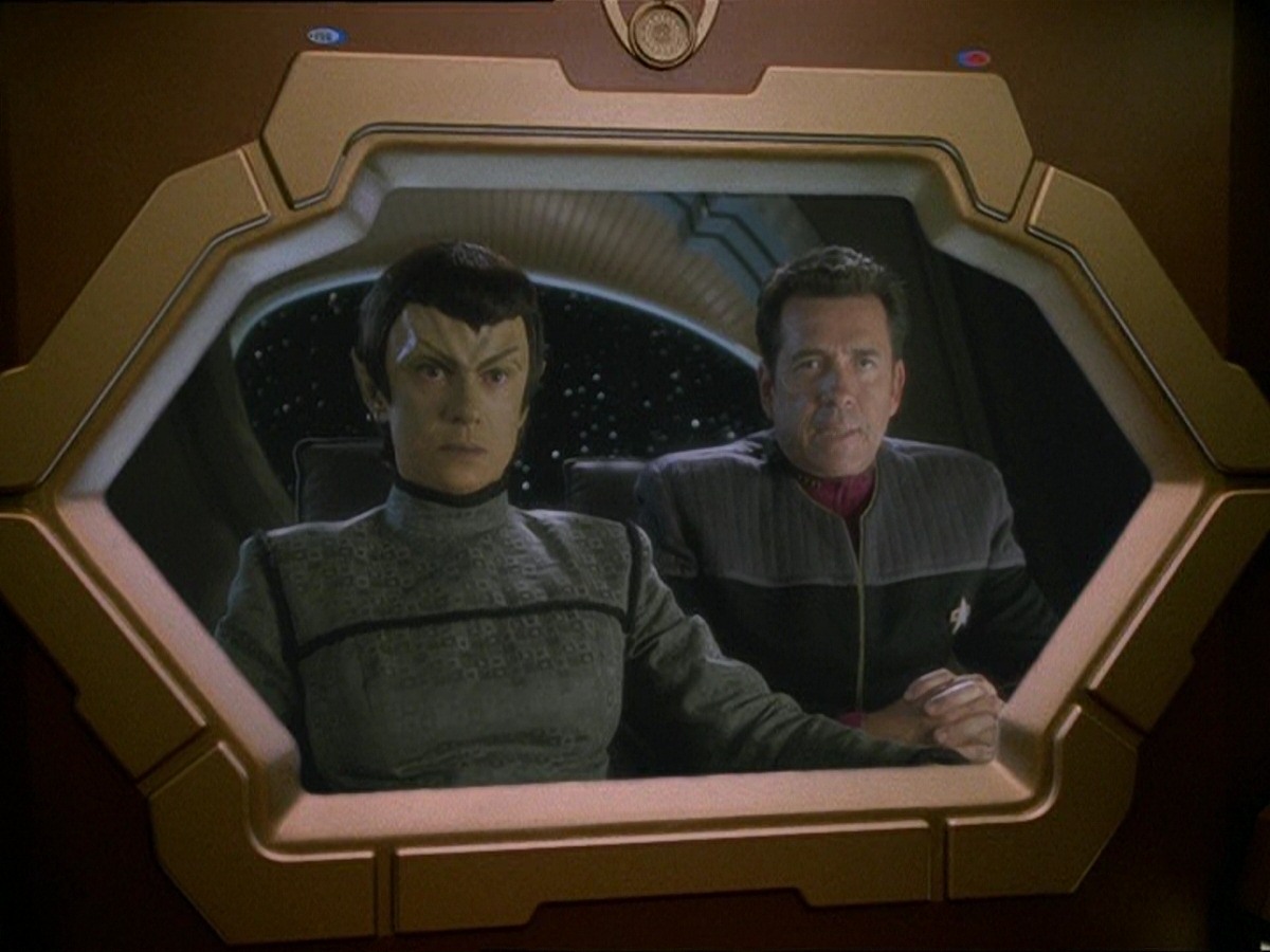 extant_StarTrek_DS9_7x02-ShadowsAndSymbols_2684.jpg