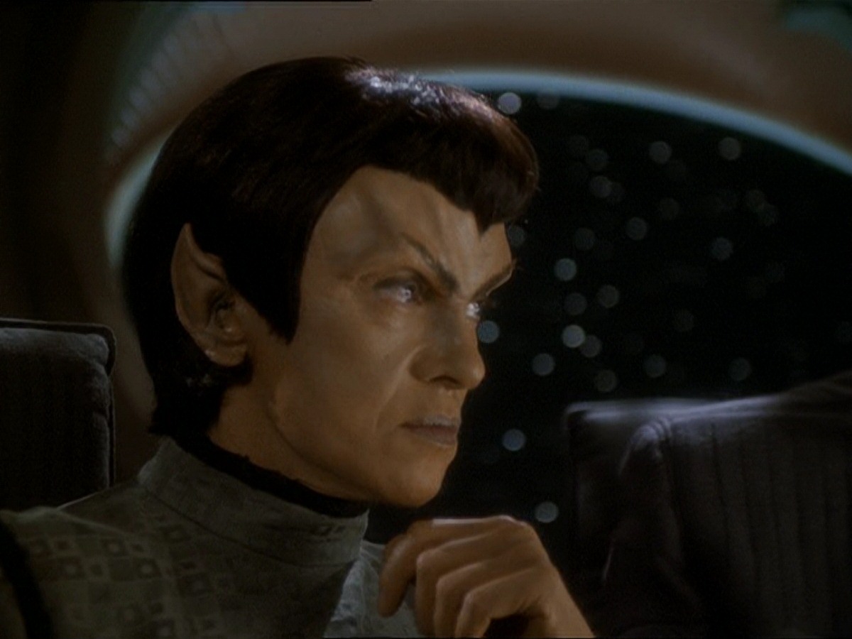 extant_StarTrek_DS9_7x02-ShadowsAndSymbols_2735.jpg