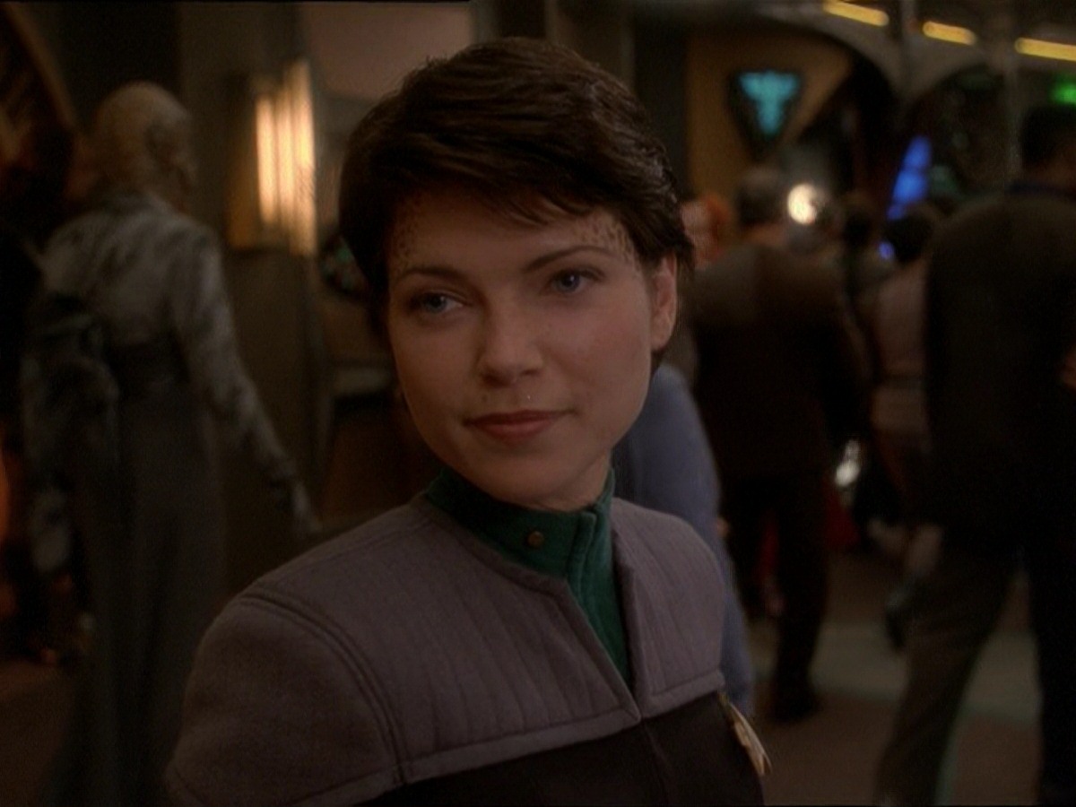 extant_StarTrek_DS9_7x02-ShadowsAndSymbols_3741.jpg