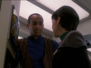 extant_StarTrek_DS9_7x02-ShadowsAndSymbols_0802.jpg