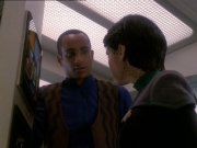 extant_StarTrek_DS9_7x02-ShadowsAndSymbols_0816.jpg