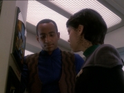 extant_StarTrek_DS9_7x02-ShadowsAndSymbols_0817.jpg