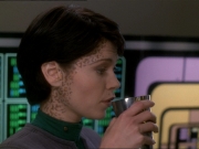 extant_StarTrek_DS9_7x02-ShadowsAndSymbols_0828.jpg