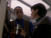 extant_StarTrek_DS9_7x02-ShadowsAndSymbols_0844.jpg