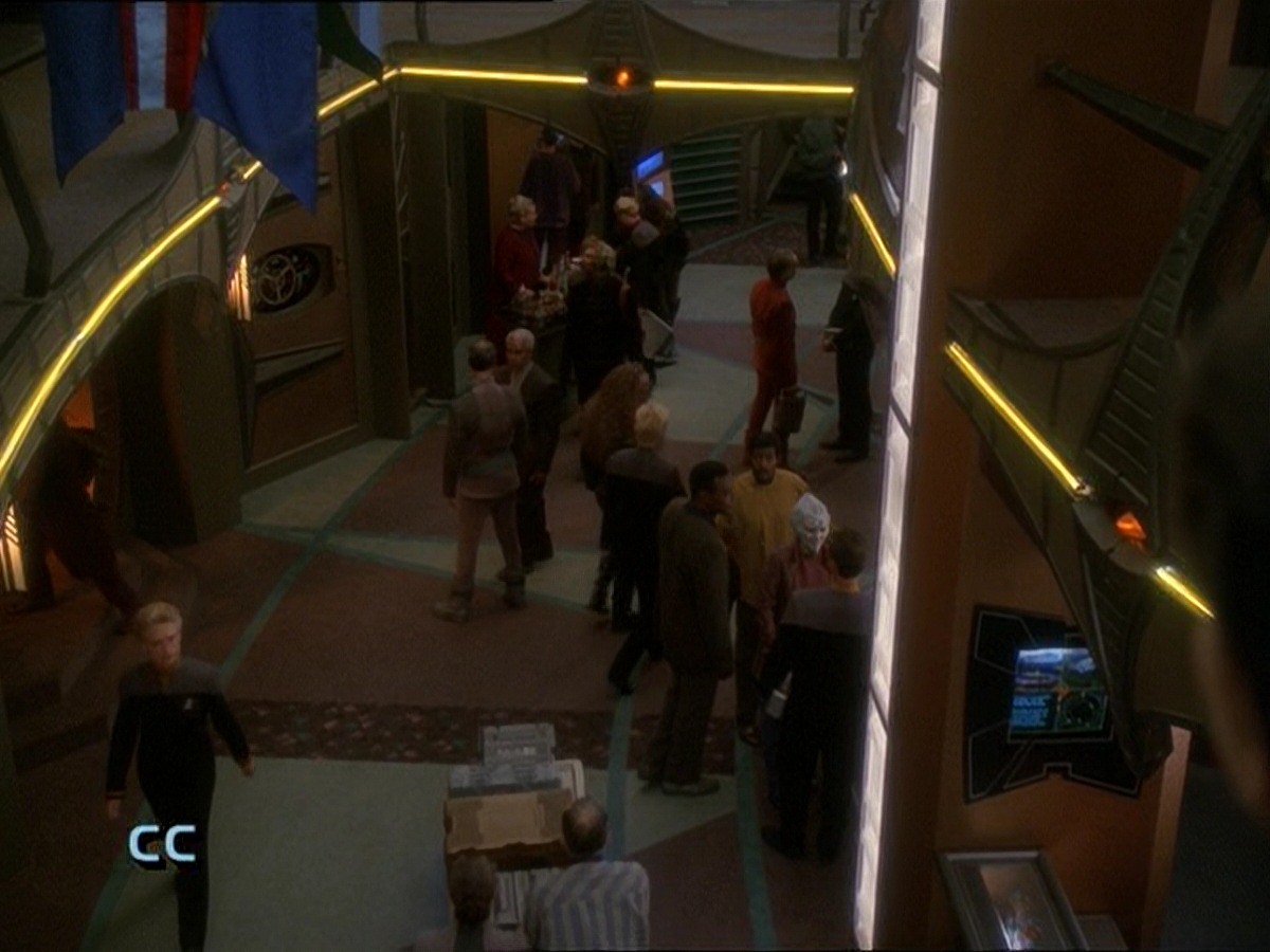 extant_StarTrek_DS9_7x03-Afterimage_0005.jpg