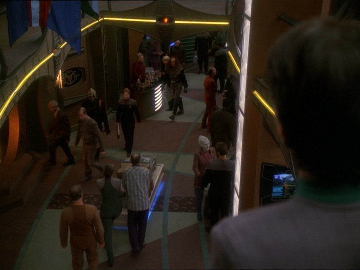extant_StarTrek_DS9_7x03-Afterimage_0009.jpg