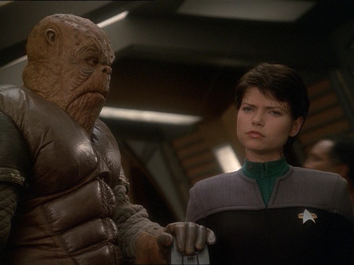 extant_StarTrek_DS9_7x03-Afterimage_0022.jpg