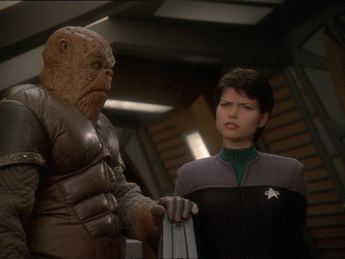 extant_StarTrek_DS9_7x03-Afterimage_0025.jpg
