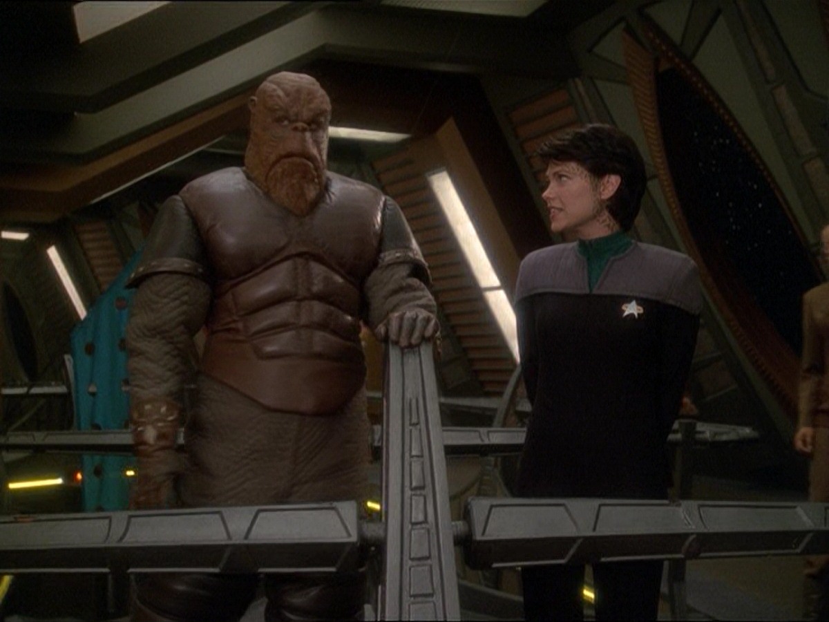 extant_StarTrek_DS9_7x03-Afterimage_0043.jpg