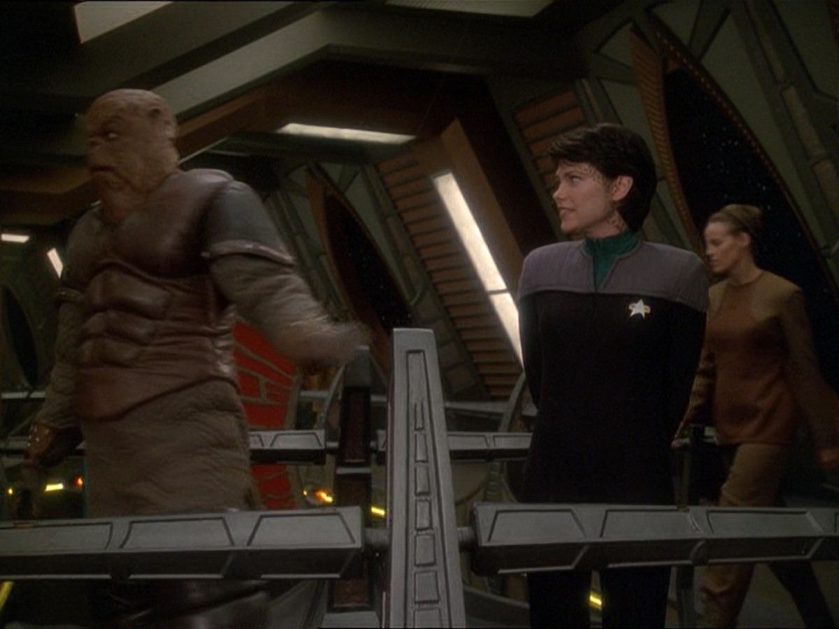 extant_StarTrek_DS9_7x03-Afterimage_0044.jpg