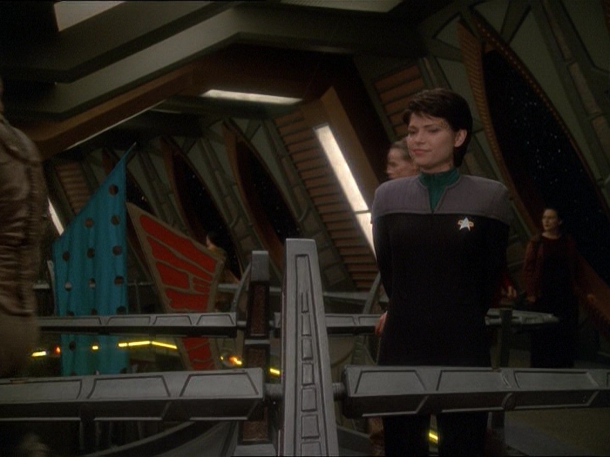 extant_StarTrek_DS9_7x03-Afterimage_0045.jpg