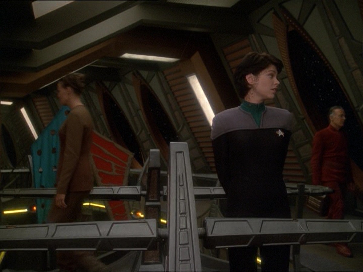 extant_StarTrek_DS9_7x03-Afterimage_0047.jpg