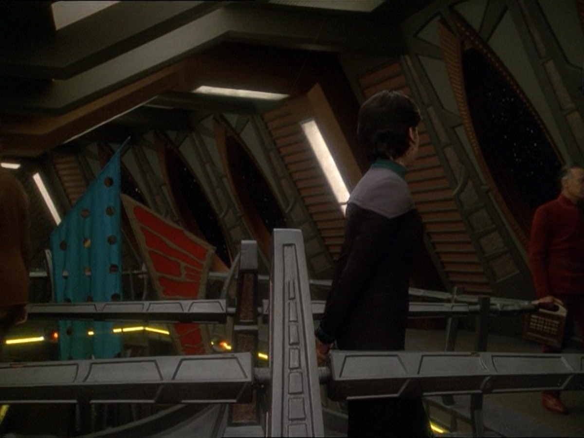 extant_StarTrek_DS9_7x03-Afterimage_0048.jpg