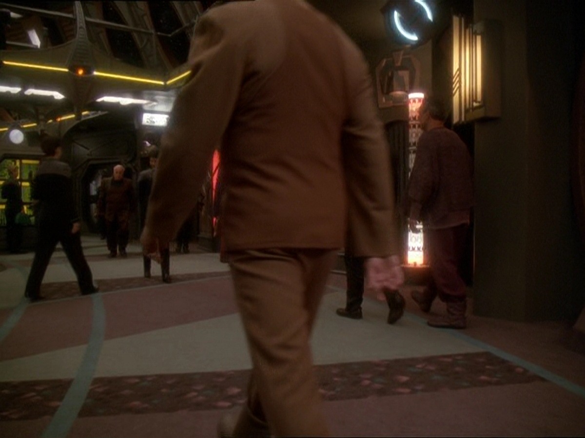 extant_StarTrek_DS9_7x03-Afterimage_0059.jpg
