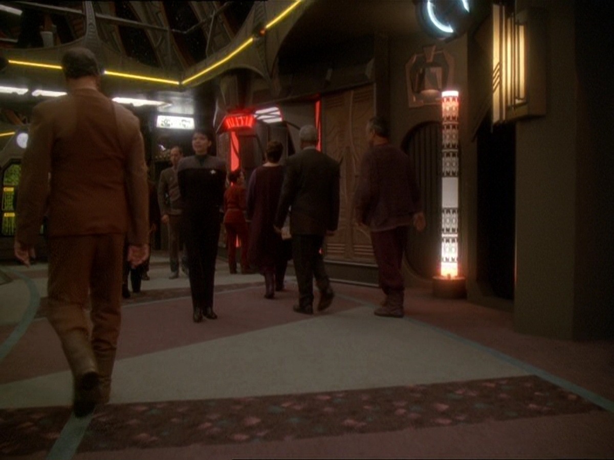 extant_StarTrek_DS9_7x03-Afterimage_0061.jpg