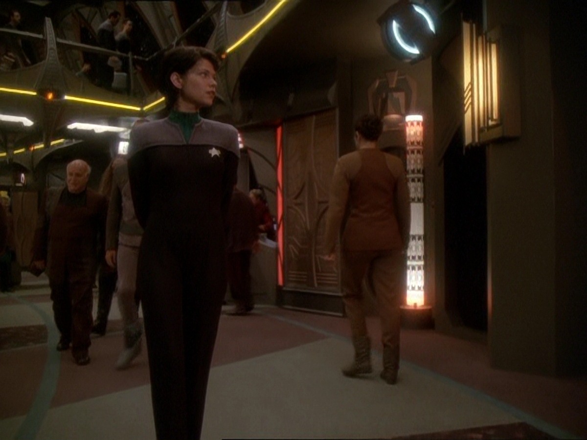 extant_StarTrek_DS9_7x03-Afterimage_0065.jpg
