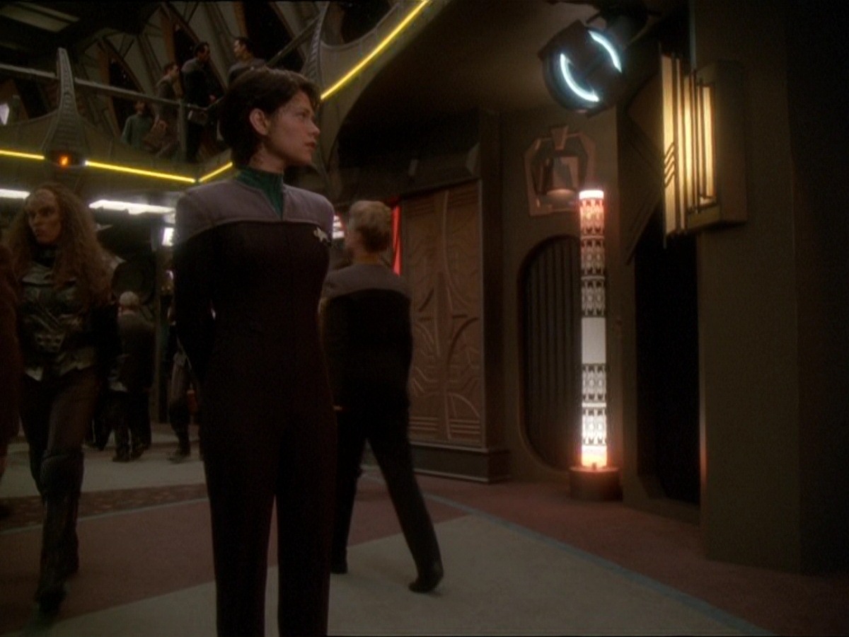 extant_StarTrek_DS9_7x03-Afterimage_0068.jpg