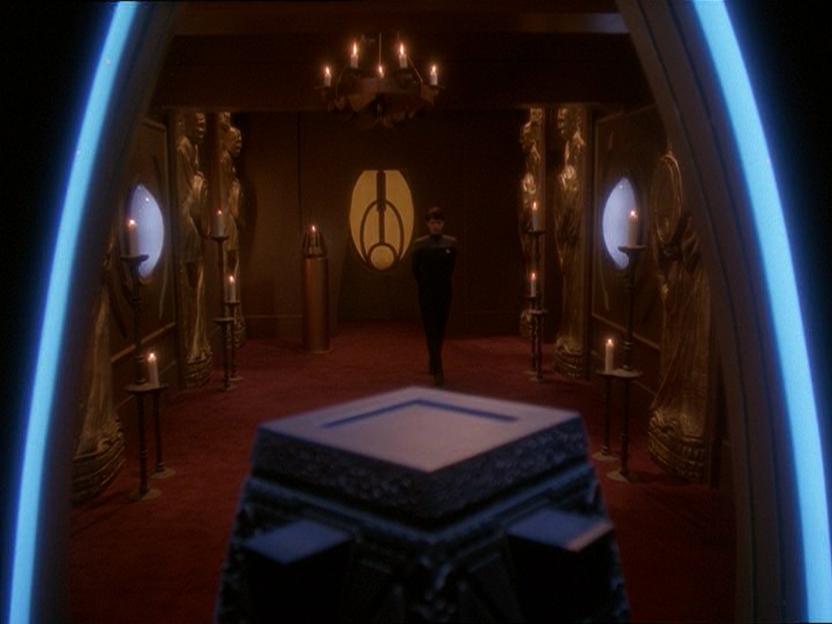 extant_StarTrek_DS9_7x03-Afterimage_0095.jpg