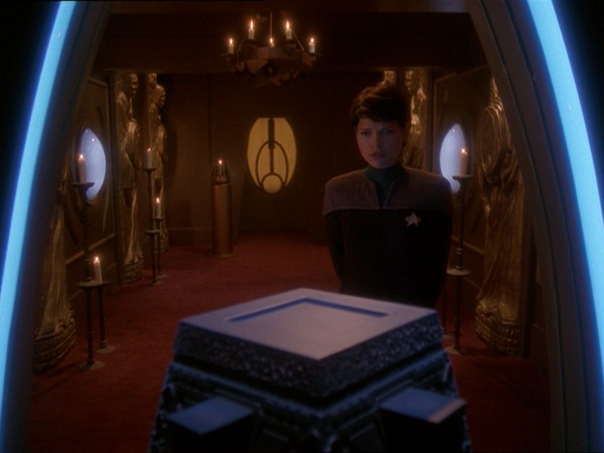 extant_StarTrek_DS9_7x03-Afterimage_0111.jpg