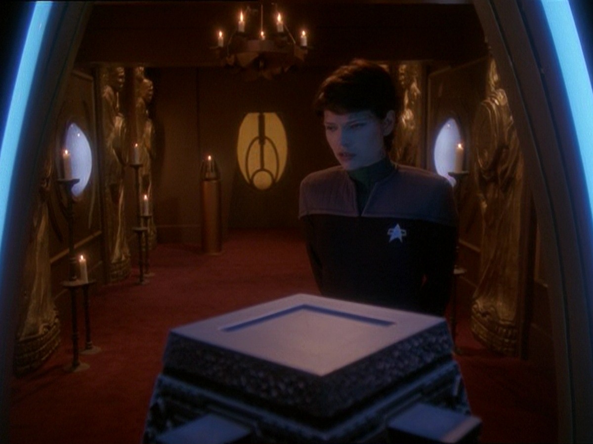extant_StarTrek_DS9_7x03-Afterimage_0113.jpg