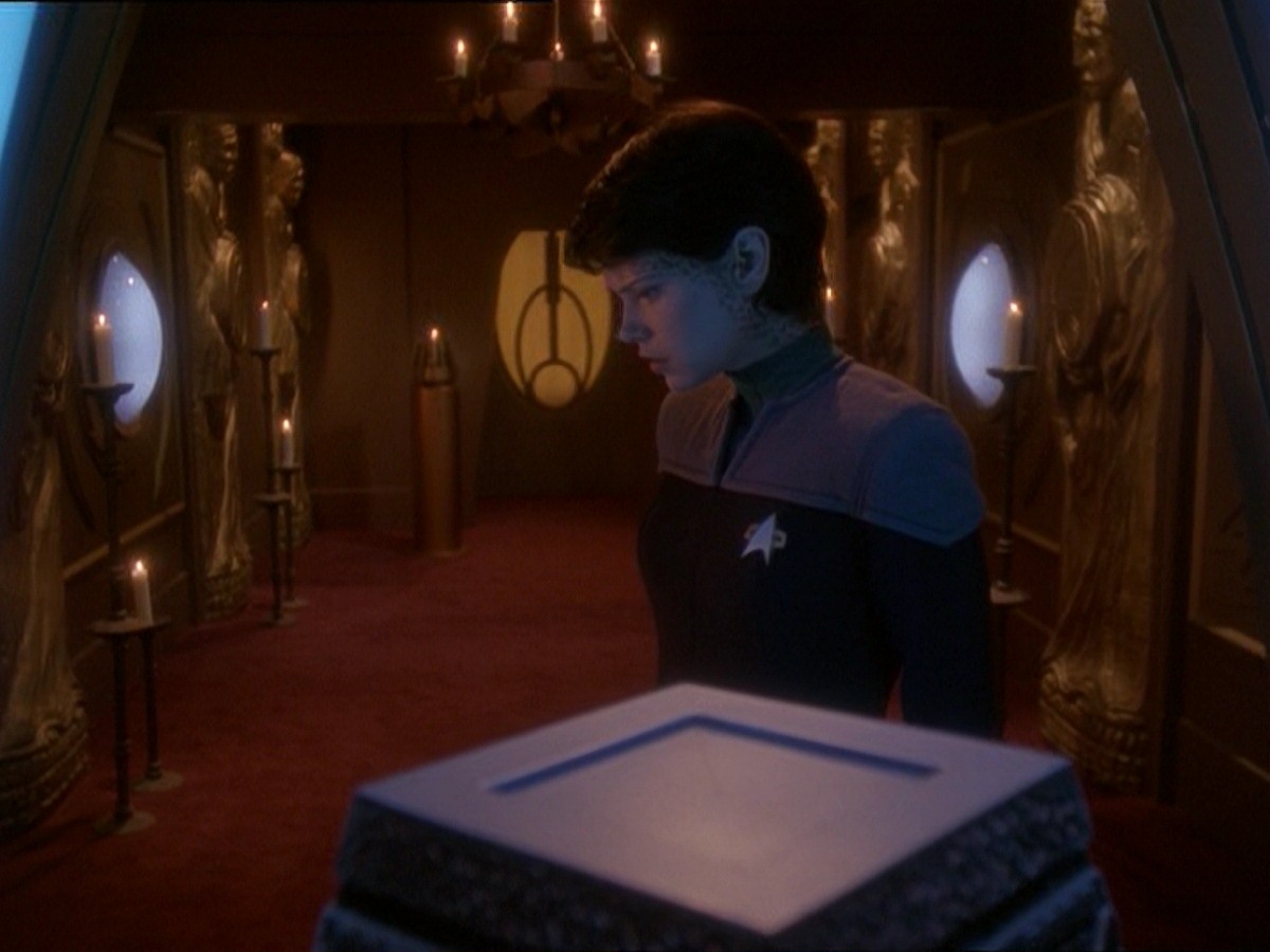 extant_StarTrek_DS9_7x03-Afterimage_0116.jpg