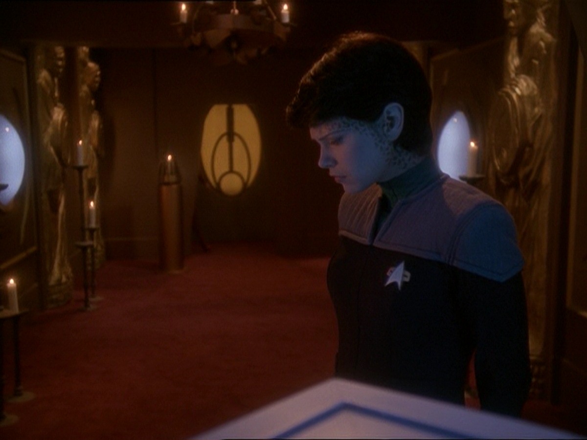 extant_StarTrek_DS9_7x03-Afterimage_0120.jpg