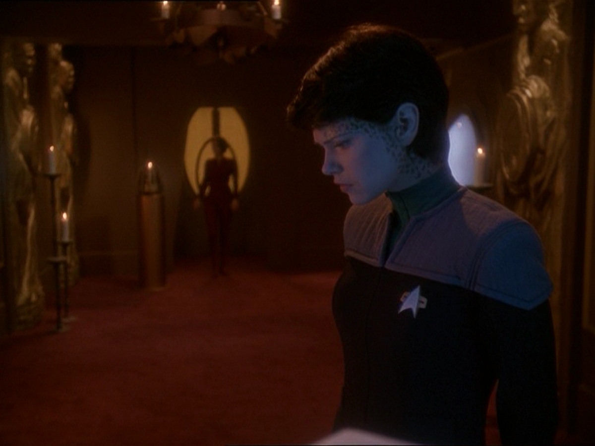 extant_StarTrek_DS9_7x03-Afterimage_0122.jpg