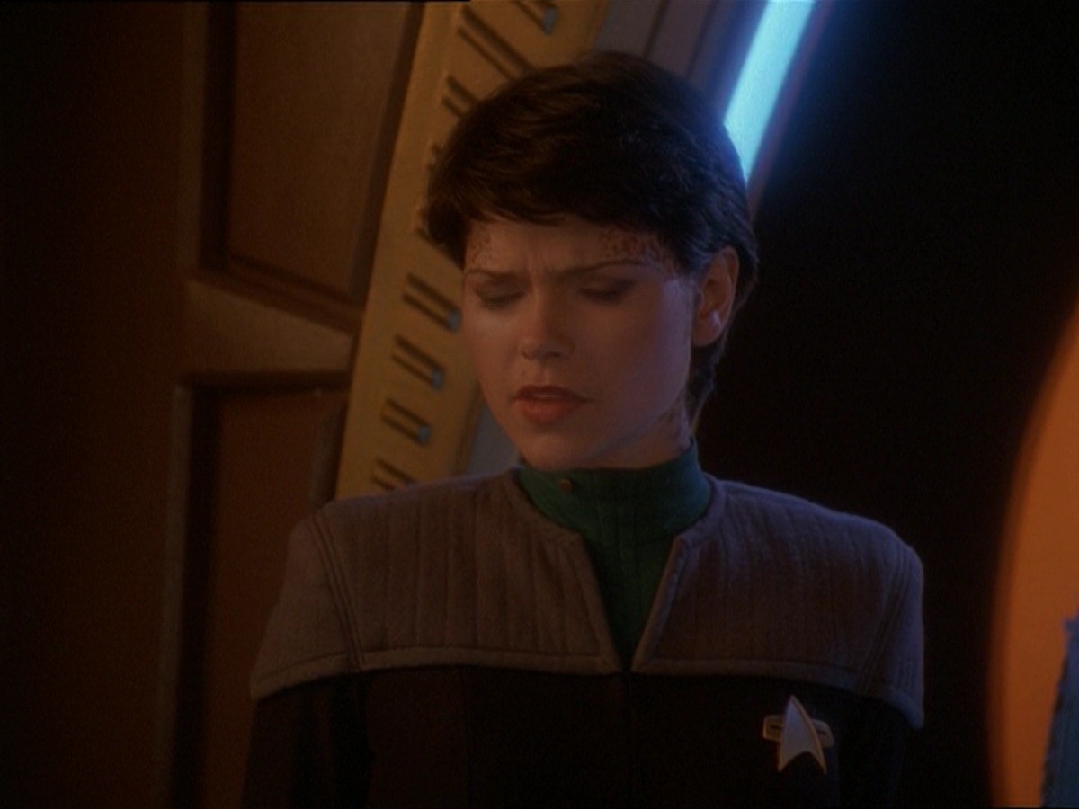 extant_StarTrek_DS9_7x03-Afterimage_0152.jpg