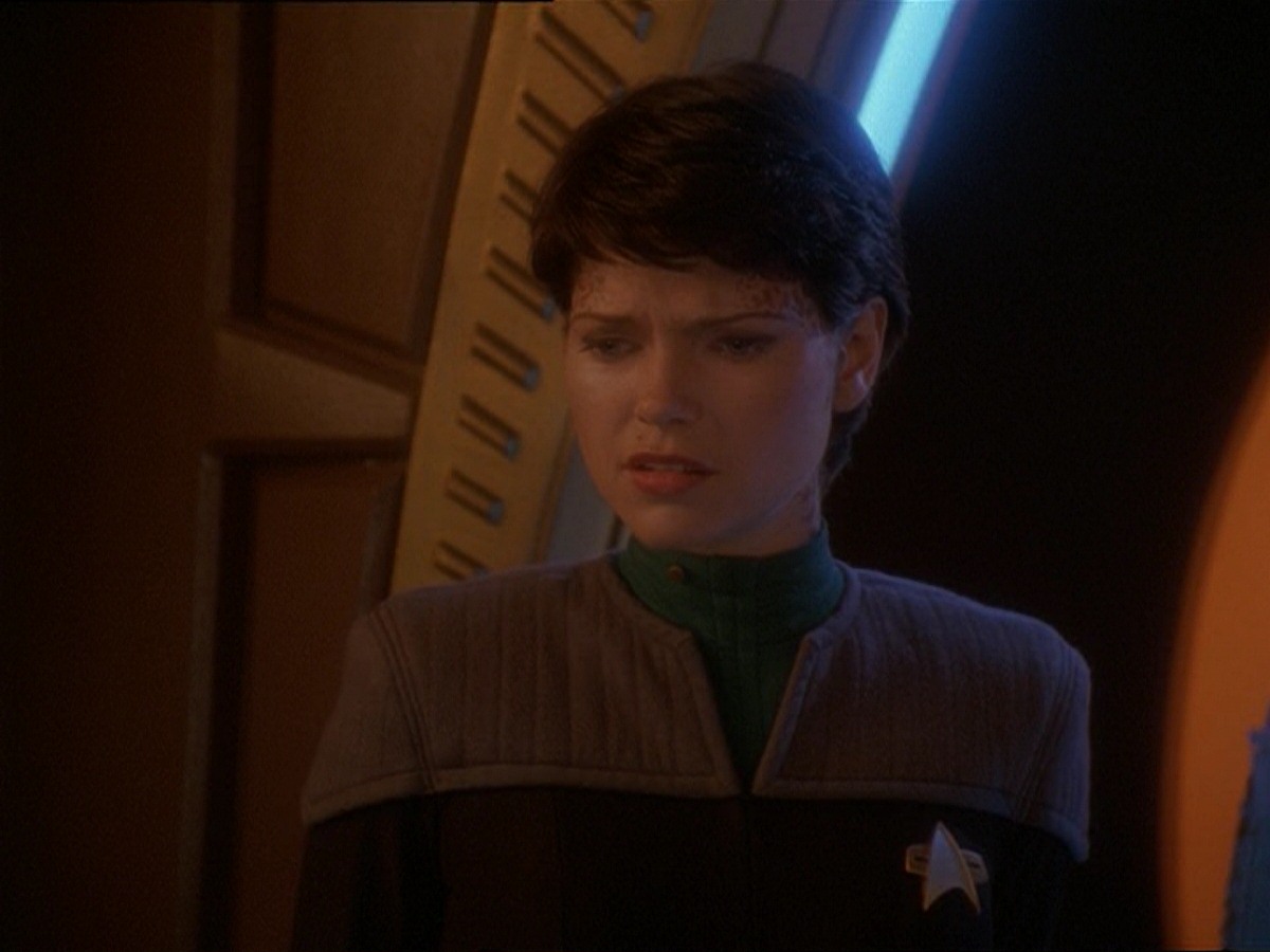 extant_StarTrek_DS9_7x03-Afterimage_0155.jpg