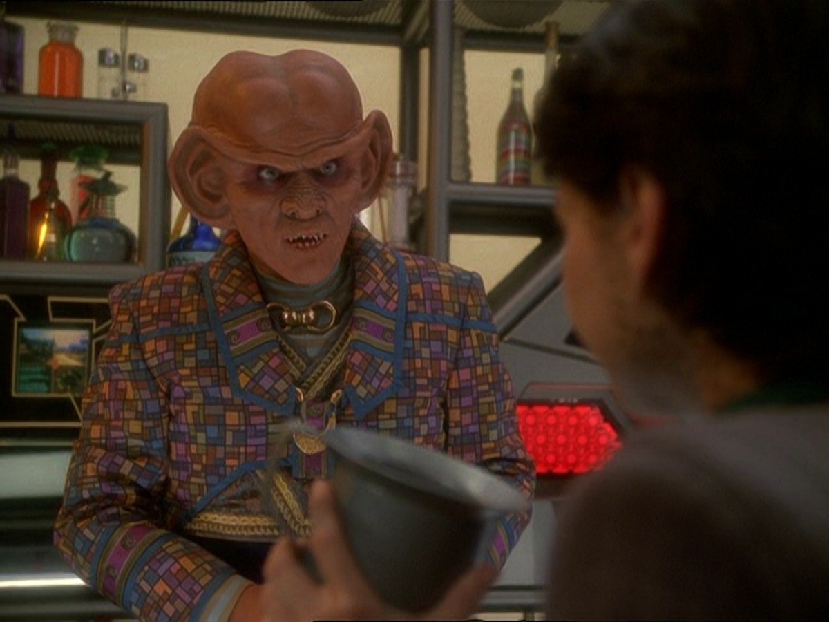 extant_StarTrek_DS9_7x03-Afterimage_0226.jpg