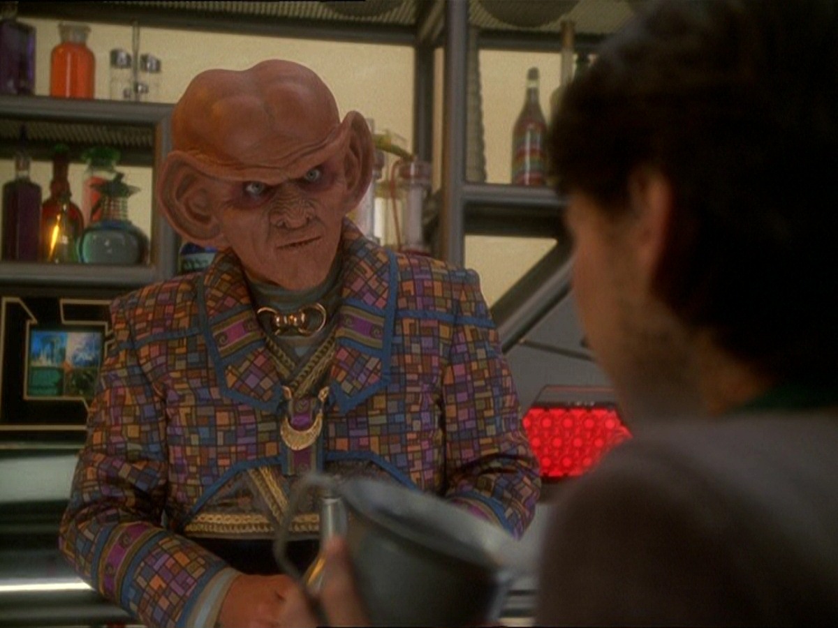 extant_StarTrek_DS9_7x03-Afterimage_0236.jpg